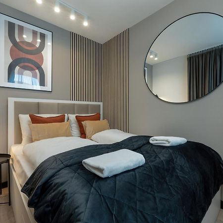 Wroclavia Apartments Dyrekcyjna By Noclegi Renters ヴロツワフ エクステリア 写真