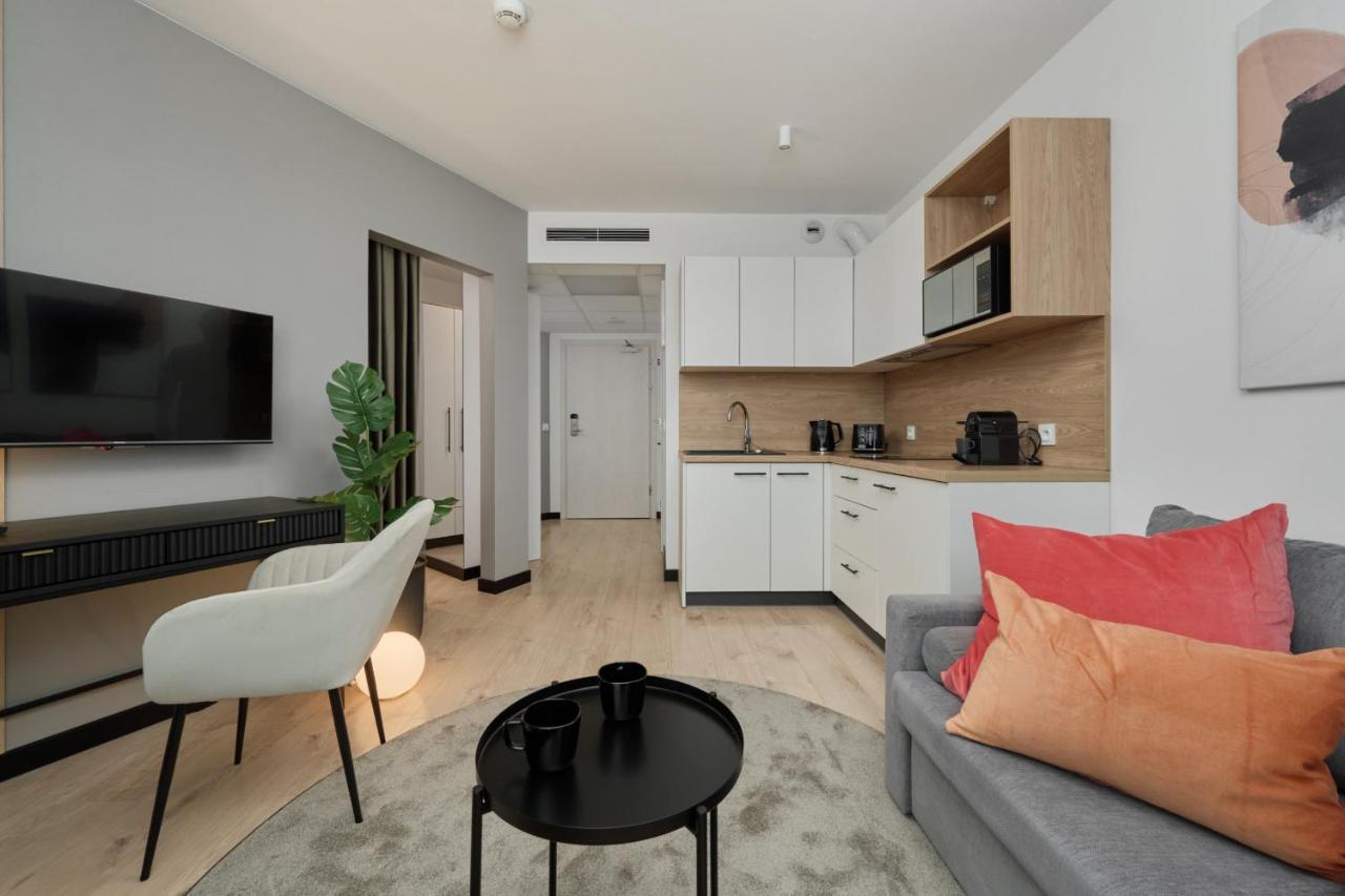 Wroclavia Apartments Dyrekcyjna By Noclegi Renters ヴロツワフ エクステリア 写真
