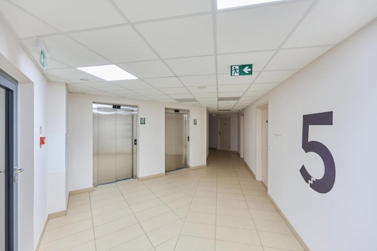 Wroclavia Apartments Dyrekcyjna By Noclegi Renters ヴロツワフ エクステリア 写真