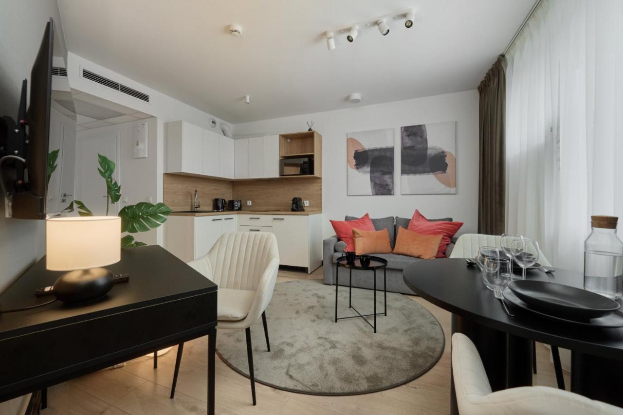 Wroclavia Apartments Dyrekcyjna By Noclegi Renters ヴロツワフ エクステリア 写真