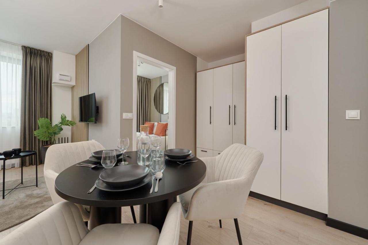Wroclavia Apartments Dyrekcyjna By Noclegi Renters ヴロツワフ エクステリア 写真