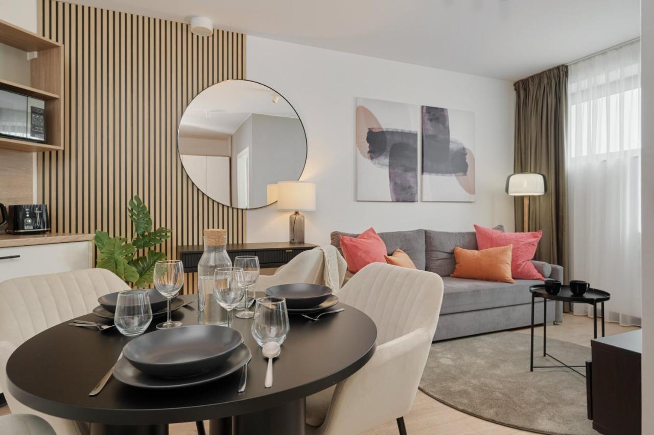 Wroclavia Apartments Dyrekcyjna By Noclegi Renters ヴロツワフ エクステリア 写真