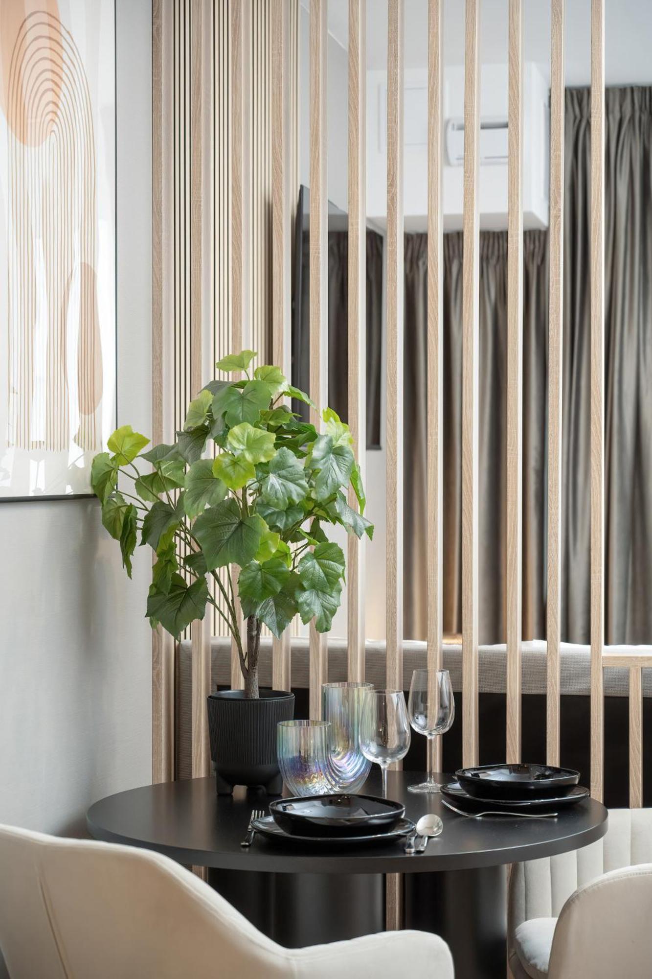 Wroclavia Apartments Dyrekcyjna By Noclegi Renters ヴロツワフ エクステリア 写真