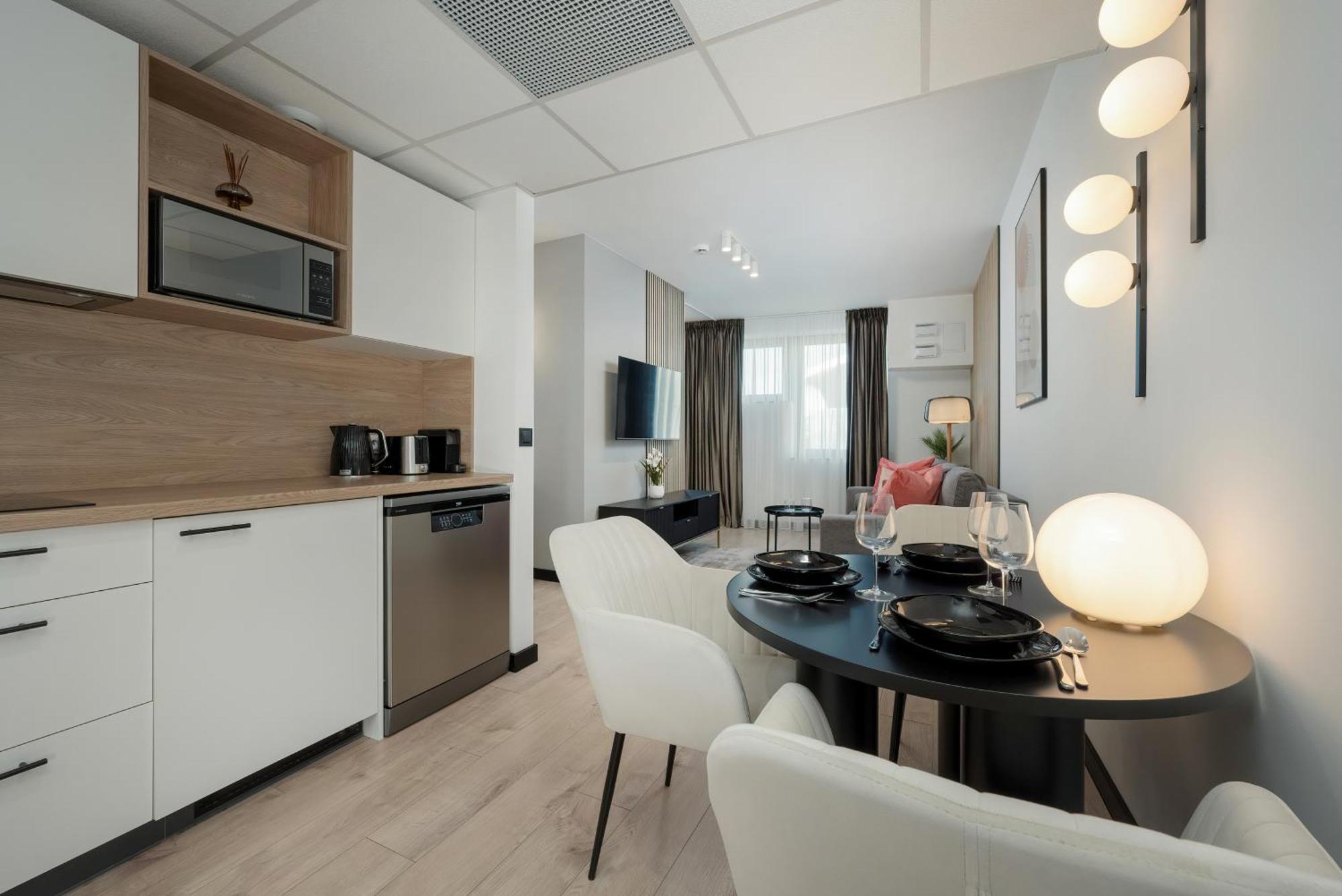 Wroclavia Apartments Dyrekcyjna By Noclegi Renters ヴロツワフ エクステリア 写真