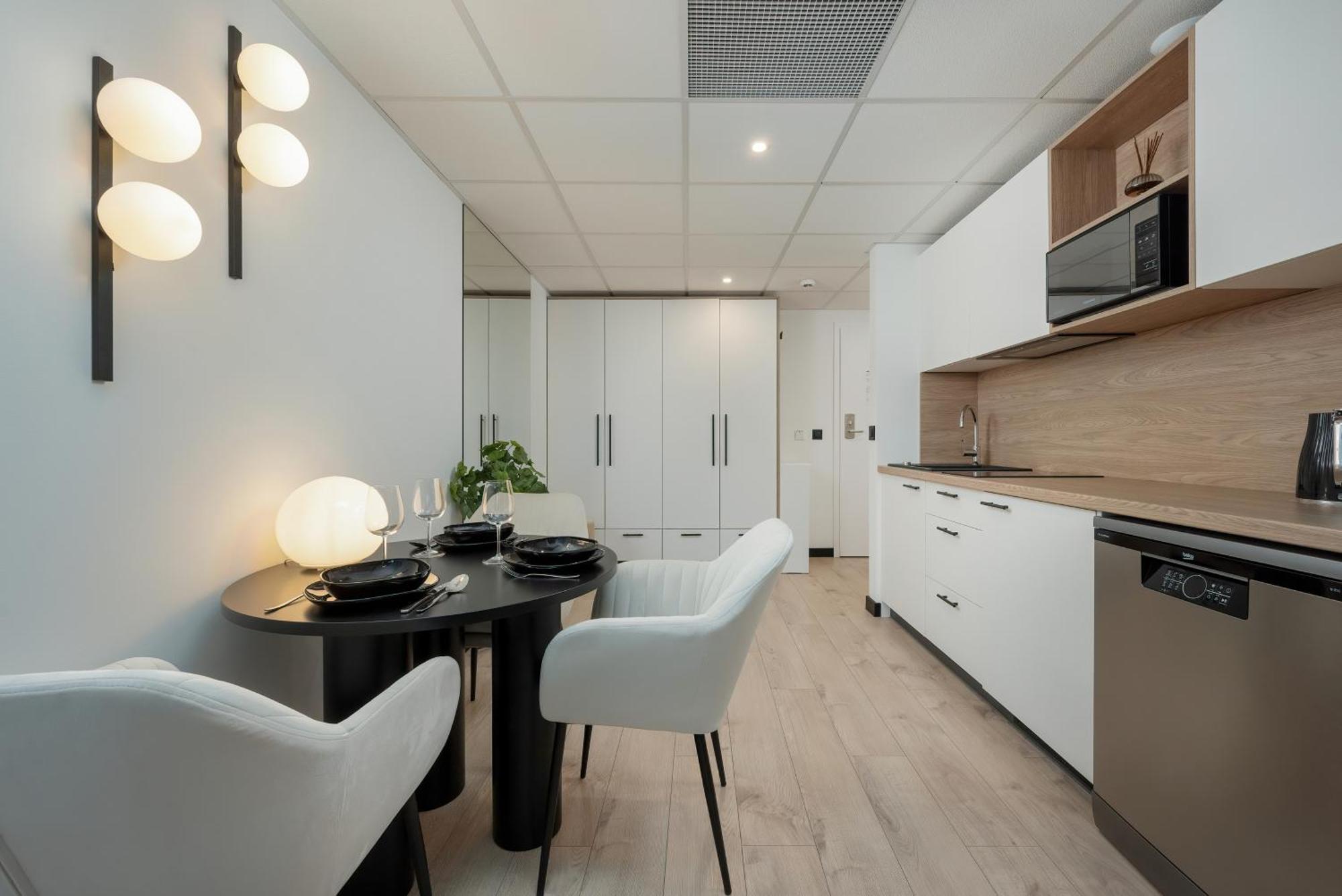 Wroclavia Apartments Dyrekcyjna By Noclegi Renters ヴロツワフ エクステリア 写真