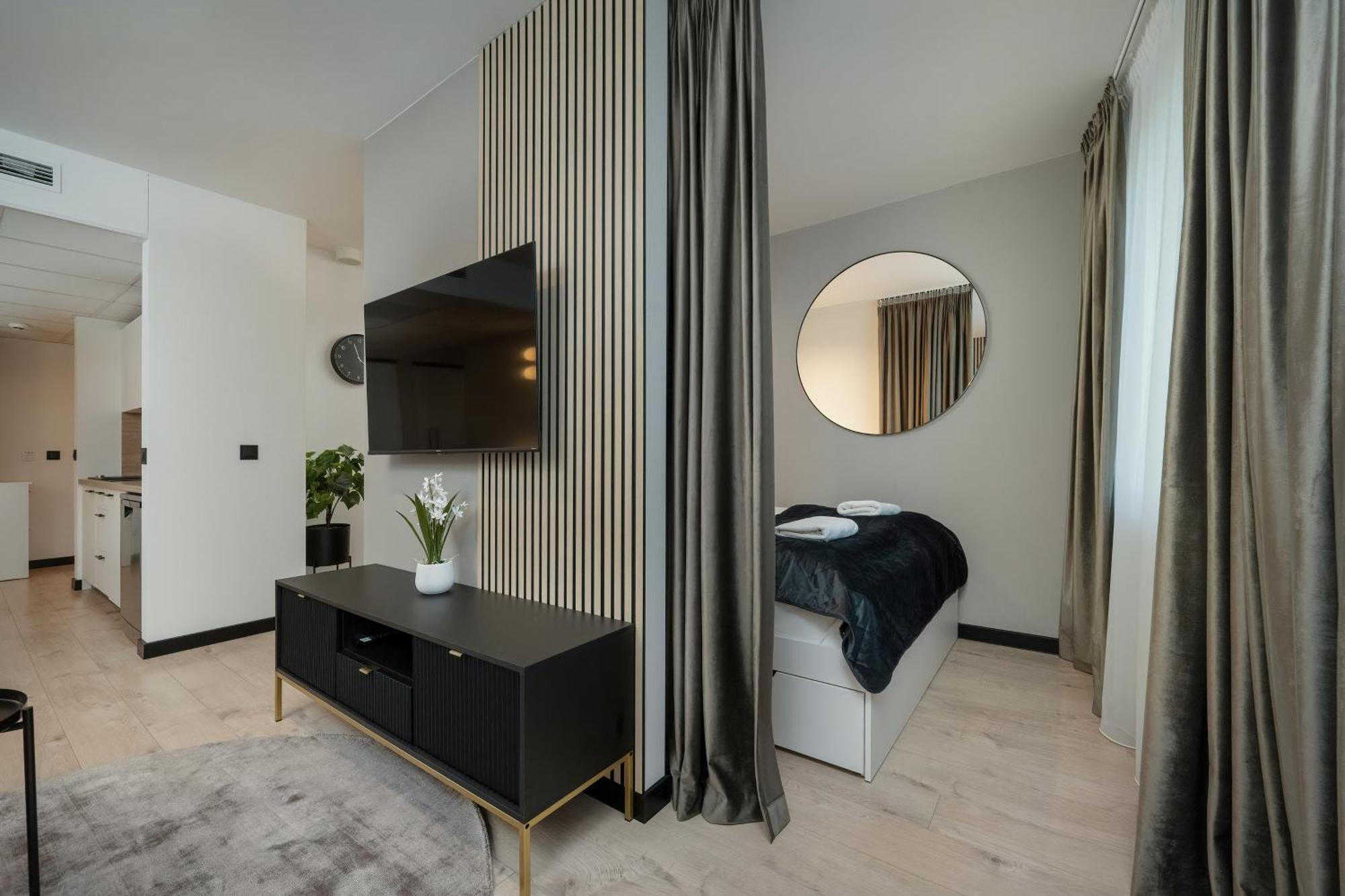 Wroclavia Apartments Dyrekcyjna By Noclegi Renters ヴロツワフ エクステリア 写真